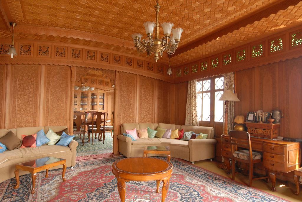 Khilona Luxury Heritage Houseboats Srīnagar Exterior foto